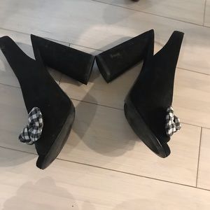 Open toed chunky heels